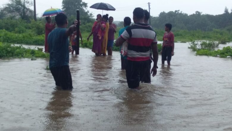 ભારે વરસાદમાં સરીગામ GIDC ની કંપનીએ તાણી દીધેલી દીવાલને કારણે સરઈના ઘરોમાં પાણી ભરાયા લોકોએ ઘર બહાર આશરો લેવો પડ્યો