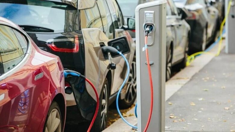 country registered 5,17,322 electric vehicles in three years